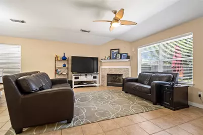 327 Mammoth Springs Lane, Dickinson, TX 77539 - Photo 27