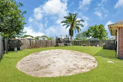 327 Mammoth Springs Lane, Dickinson, TX 77539 - Photo 13