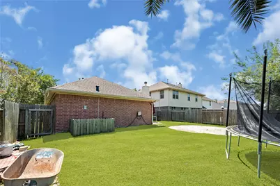 327 Mammoth Springs Lane, Dickinson, TX 77539 - Photo 15