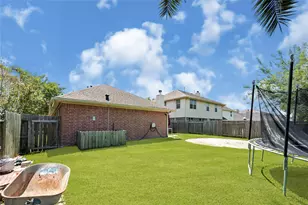 327 Mammoth Springs Ln, Dickinson, TX 77539 - Photo 15