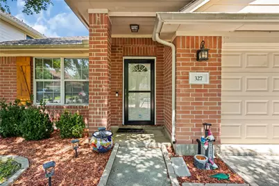 327 Mammoth Springs Lane, Dickinson, TX 77539 - Photo 11