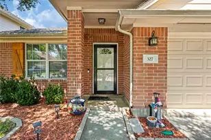 327 Mammoth Springs Ln, Dickinson, TX 77539 - Photo 11