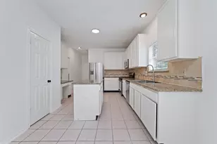 4211 Torrey Creek Ln, Houston, TX 77014 - Photo 13