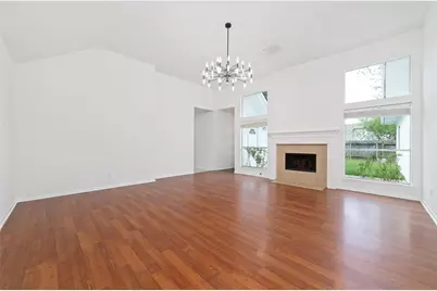 4211 Torrey Creek Lane, Houston, TX 77014 - Photo 9