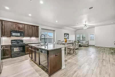 305 Bordeaux Court, Alvin, TX 77511 - Photo 9
