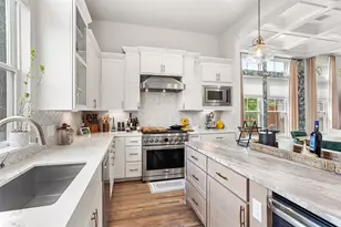 4504 Yupon St, Houston, TX 77006 - Photo 3