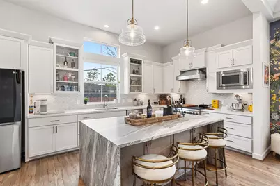 4504 Yupon Street, Houston, TX 77006 - Photo 1