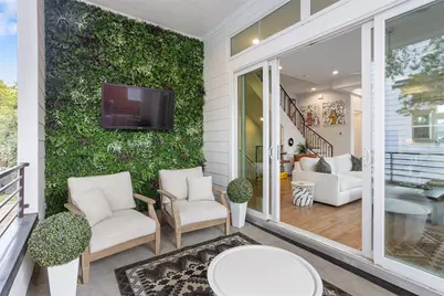 4504 Yupon Street, Houston, TX 77006 - Photo 13