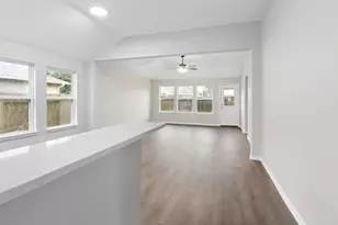 7811 Adonis Ave, Baytown, TX 77521 - Photo 9