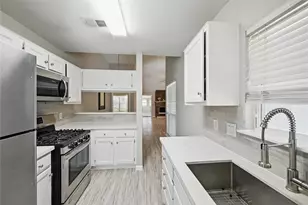 21014 Western Valley Dr, Katy, TX 77449 - Photo 7