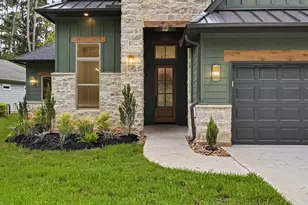 13962 Dolphin Dr, Willis, TX 77318 - Photo 5