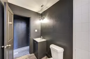 602 E Myrtle St, Angleton, TX 77515 - Photo 29