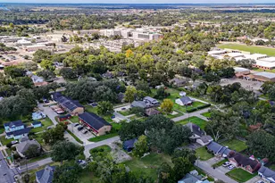 602 E Myrtle St, Angleton, TX 77515 - Photo 37