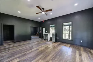 602 E Myrtle St, Angleton, TX 77515 - Photo 17