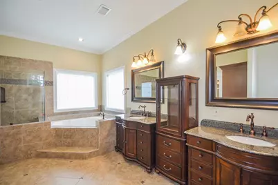2326 Walnut Bend Lane, Houston, TX 77042 - Photo 17