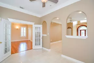 2326 Walnut Bend Ln, Houston, TX 77042 - Photo 13