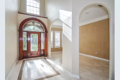 2326 Walnut Bend Lane, Houston, TX 77042 - Photo 5