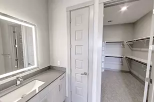 401 W 25th St, Houston, TX 77008 - Photo 15