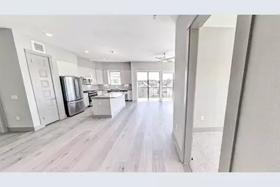 401 W 25th Street #1101, Houston, TX 77008 - Photo 3