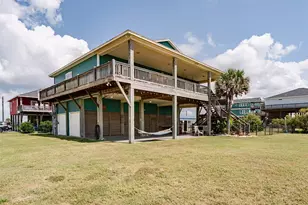 986 Dolly St, Gilchrist, TX 77617 - Photo 7