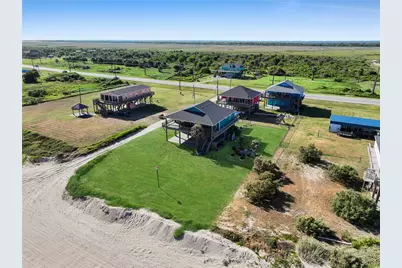 986 Dolly Street, Gilchrist, TX 77617 - Photo 3