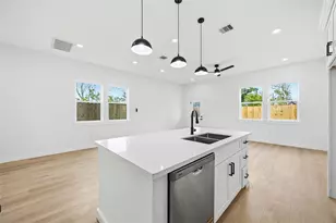 6610 Ezzard Charles Ln, Houston, TX 77091 - Photo 13