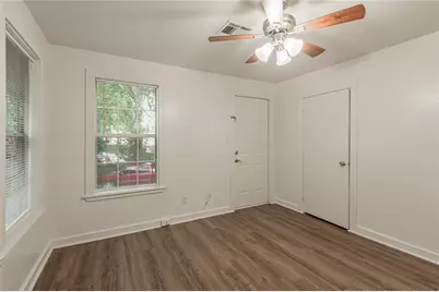 1015 Avenue J, Huntsville, TX 77320 - Photo 11