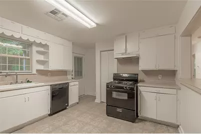 1015 Avenue J, Huntsville, TX 77320 - Photo 7