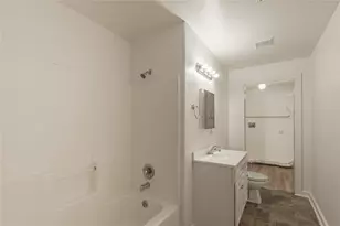 1015 Avenue J, Huntsville, TX 77320 - Photo 13