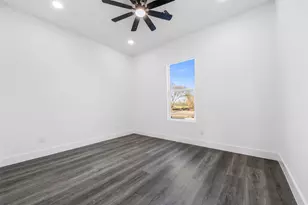 1304 Duff Ln, Houston, TX 77022 - Photo 27