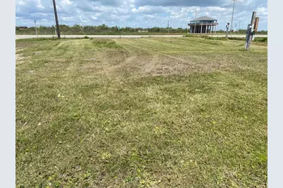 996 Evans Street, Gilchrist, TX 77617 - Photo 3