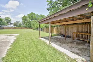 635 W Church St, Centerville, TX 75833 - Photo 29