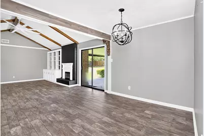 635 W Church St, Centerville, TX 75833 - Photo 5