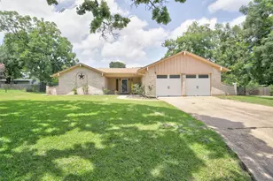 635 W Church St, Centerville, TX 75833 - Photo 1
