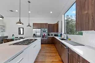 604 Oakley St, Houston, TX 77006 - Photo 15