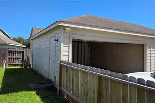 9702 Coyote Creek Dr, Houston, TX 77095 - Photo 3