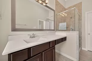 10811 Kyler Oaks Pl, Houston, TX 77043 - Photo 27