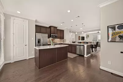 10811 Kyler Oaks Place, Houston, TX 77043 - Photo 15