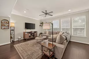 10811 Kyler Oaks Pl, Houston, TX 77043 - Photo 5