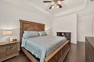 10811 Kyler Oaks Pl, Houston, TX 77043 - Photo 17