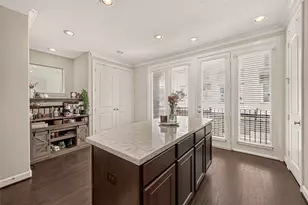 10811 Kyler Oaks Pl, Houston, TX 77043 - Photo 13