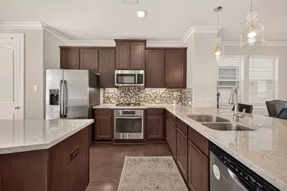 10811 Kyler Oaks Place, Houston, TX 77043 - Photo 11