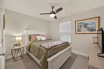 10811 Kyler Oaks Place, Houston, TX 77043 - Photo 23