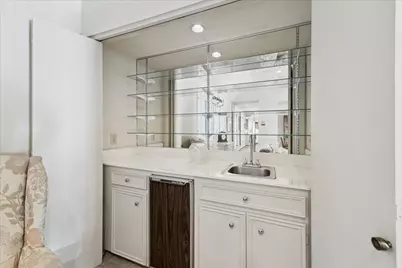 306 Commodore Way, Houston, TX 77079 - Photo 9