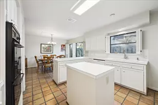 306 Commodore Way, Houston, TX 77079 - Photo 13