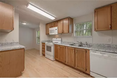 1323 Avenue E, Huntsville, TX 77340 - Photo 5