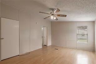 1323 Avenue E, Huntsville, TX 77340 - Photo 11