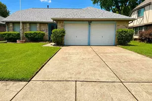 10916 Mulberry Ct, La Porte, TX 77571 - Photo 1