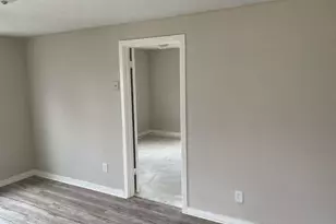 805 E Calhoun St, El Campo, TX 77437 - Photo 9