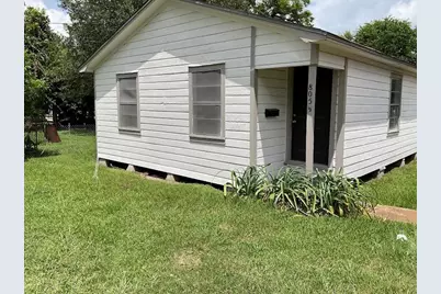 805 E Calhoun Street, El Campo, TX 77437 - Photo 1